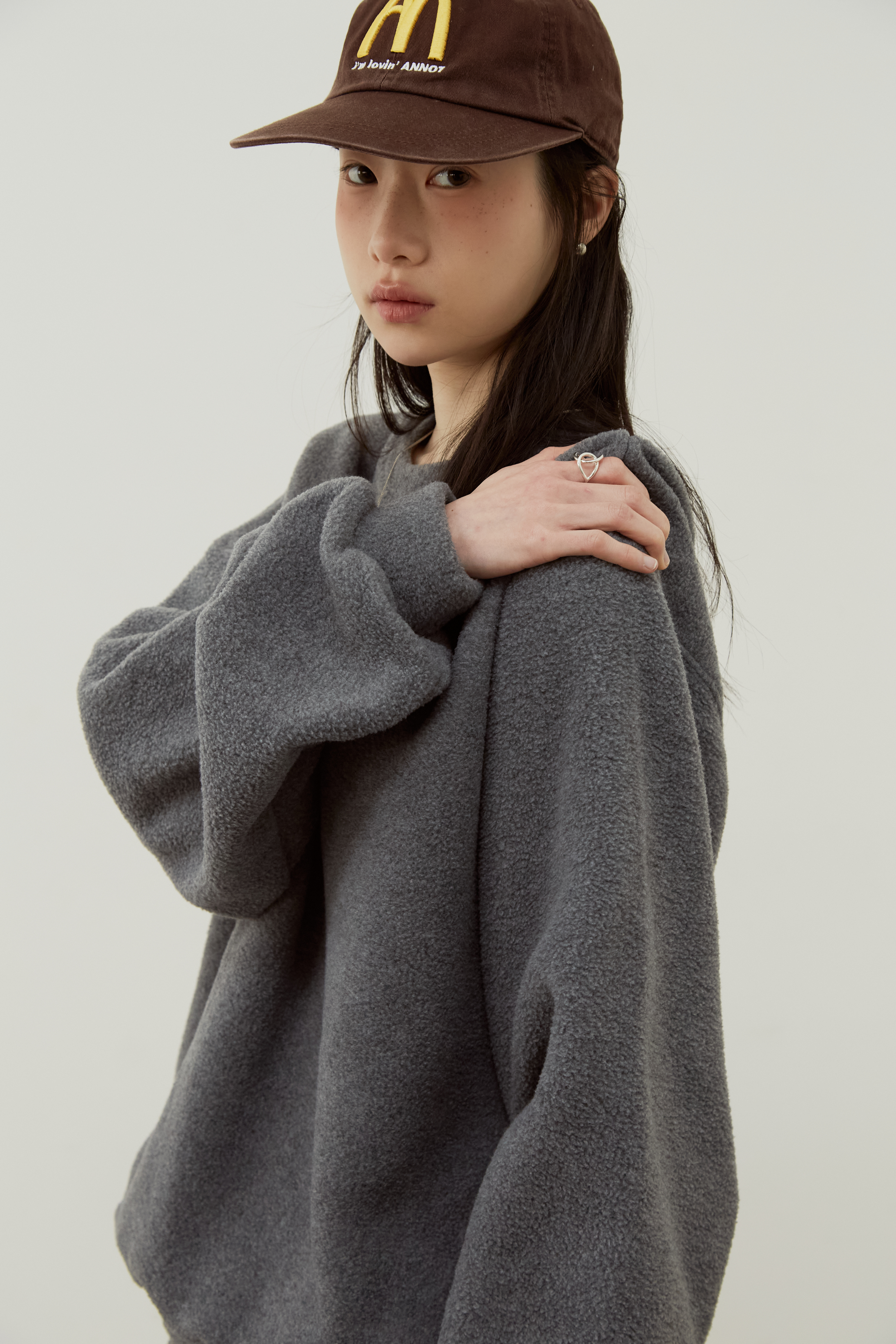 [現貨] TN MADE FW26 - HELD BY FABRIC 搖粒絨圓領廓型衛衣 - 灰