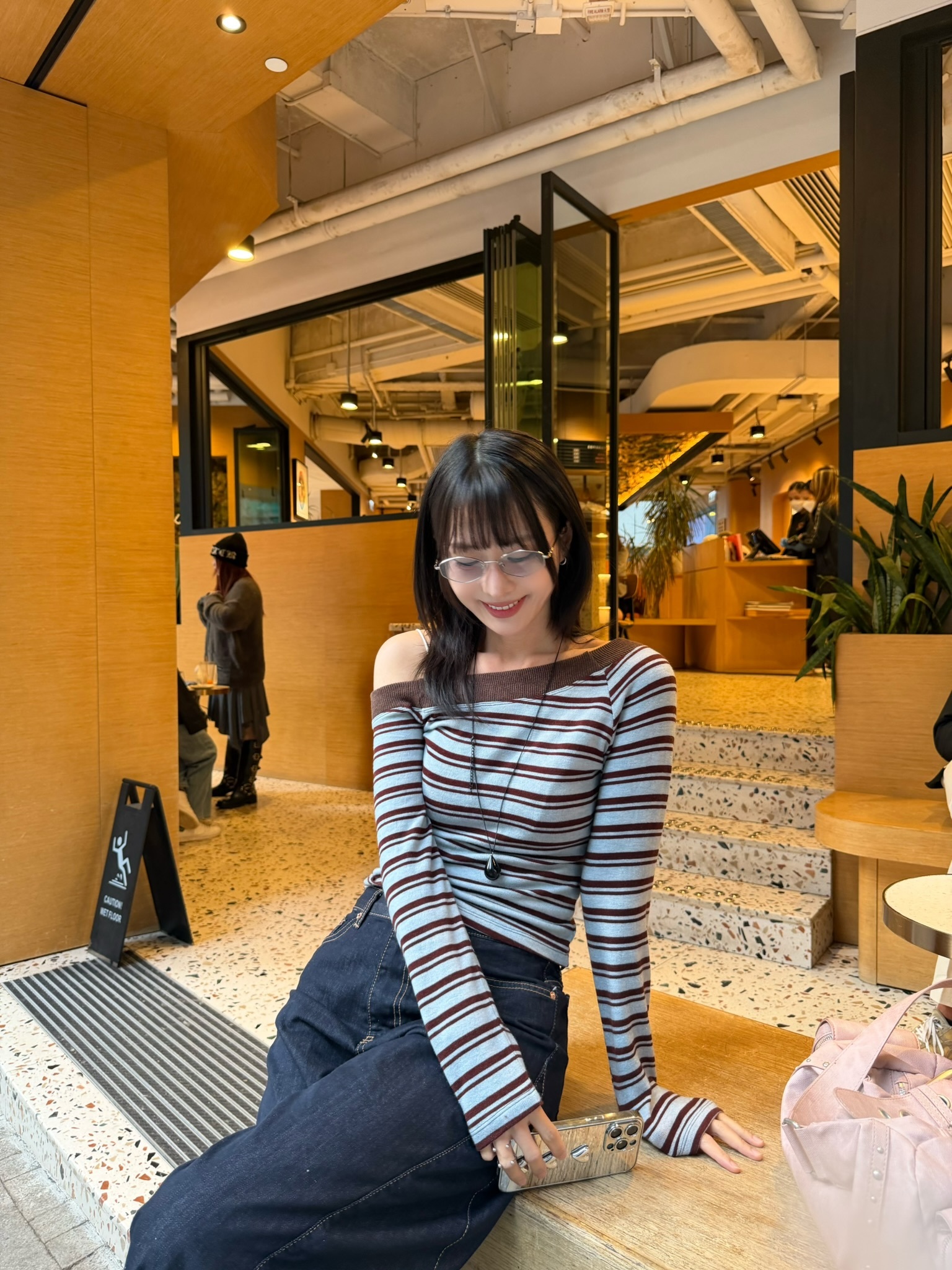 灰現貨/訂購)個性撞色間條上衣 T260205(啡/灰黑)