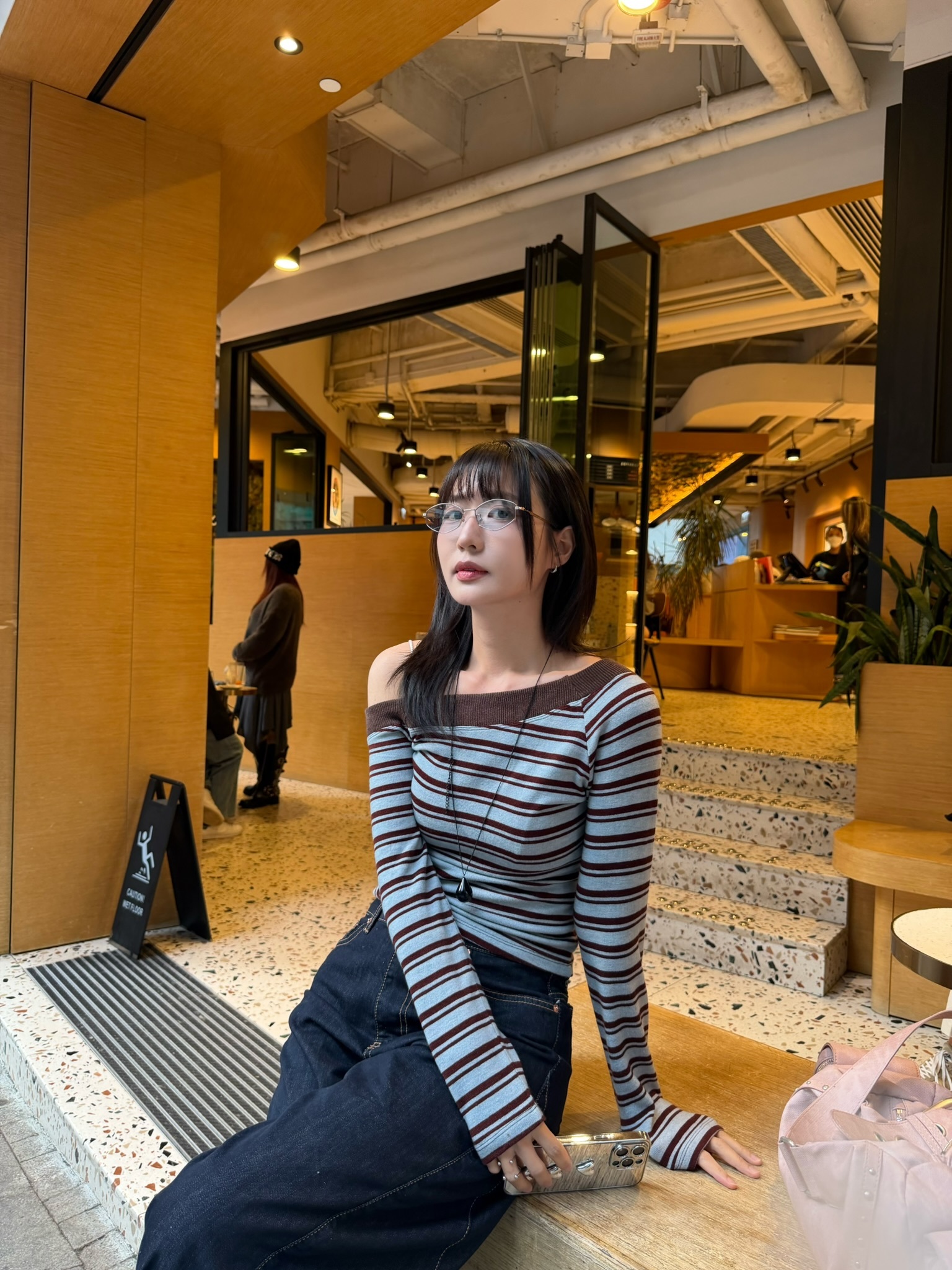 灰現貨/訂購)個性撞色間條上衣 T260205(啡/灰黑)