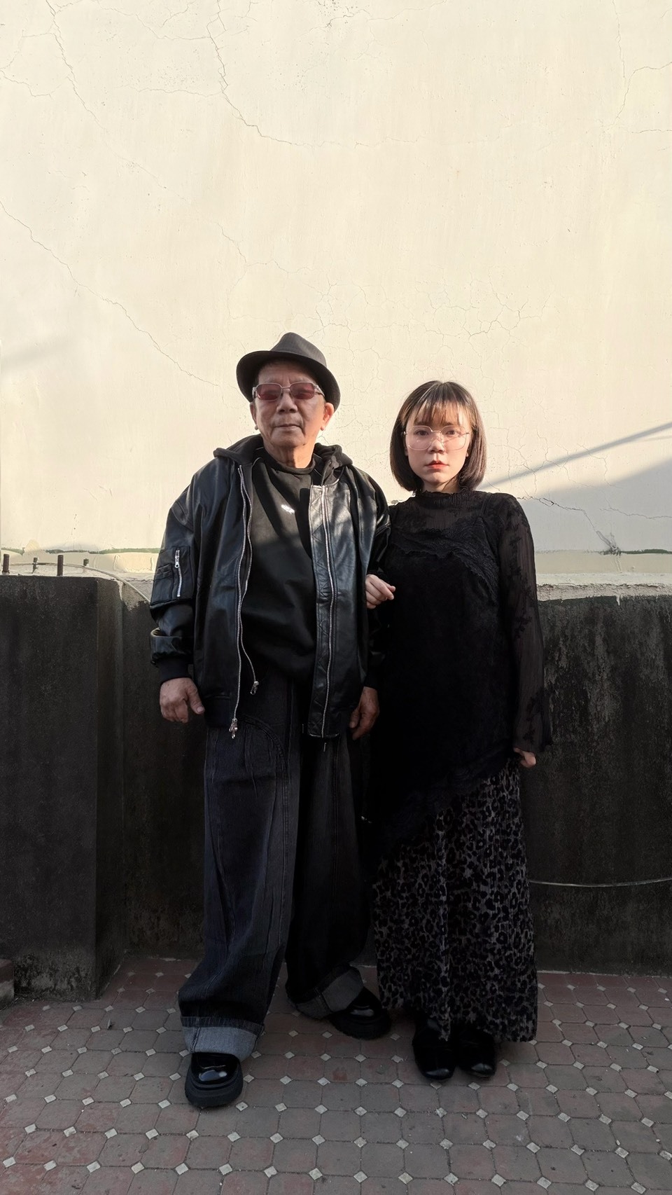 短短自留~半高領蕾絲透膚打底s