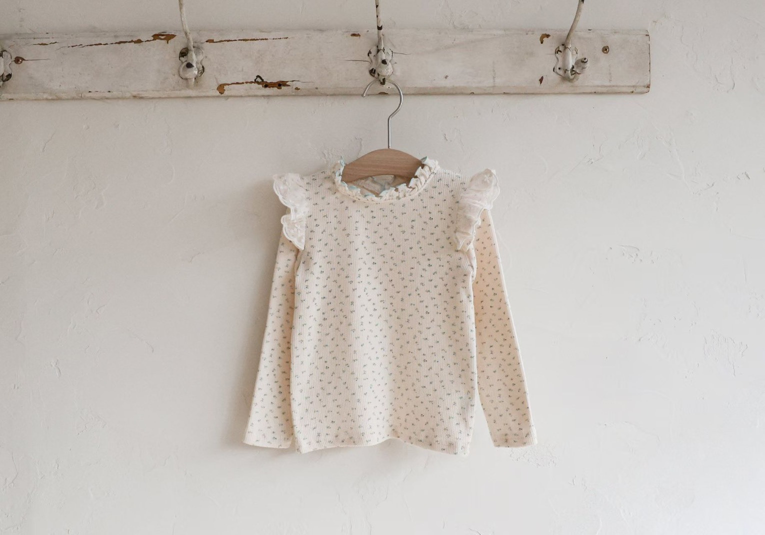 巴黎輕舞荷葉上衣