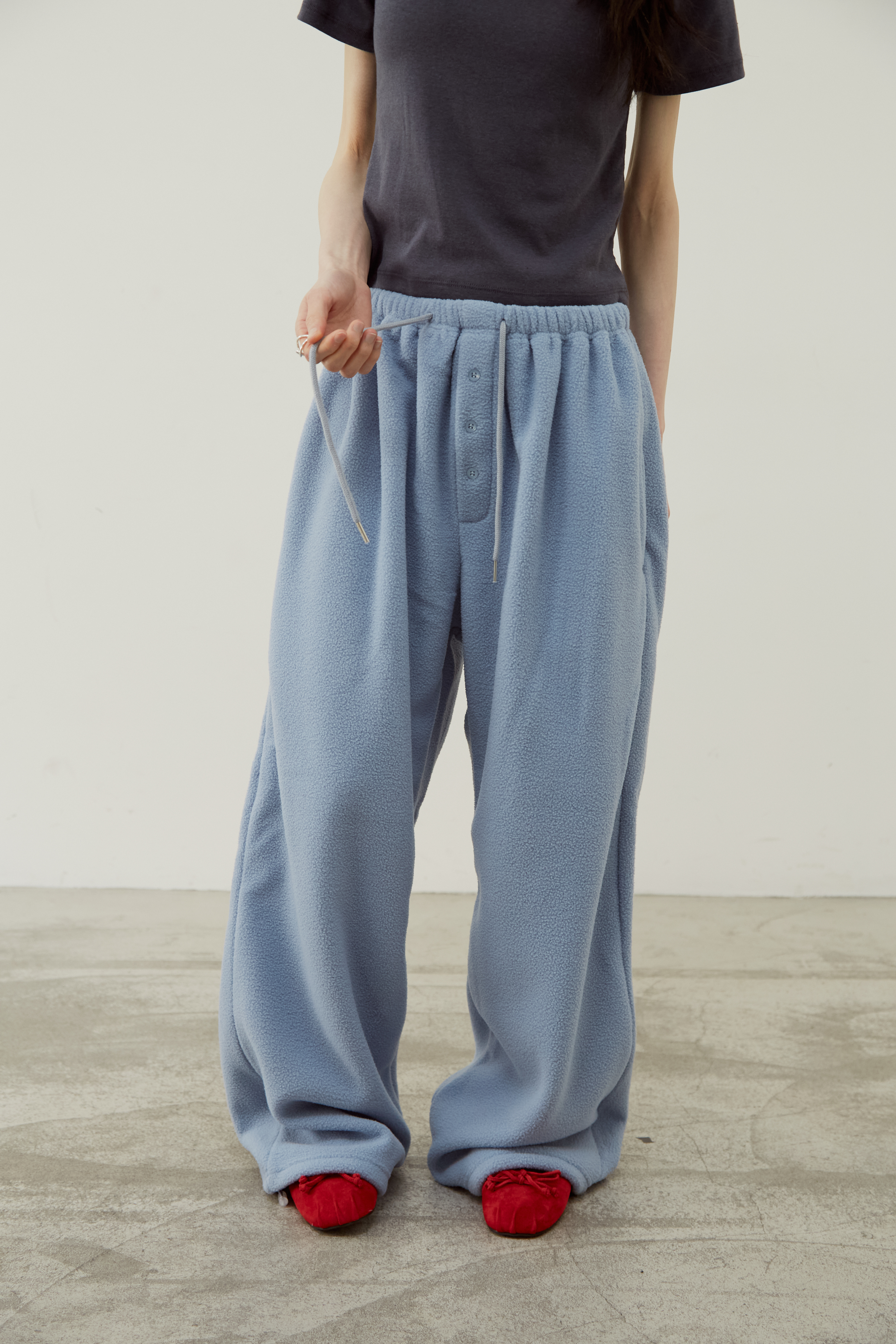 [現貨] TN MADE FW26 - HELD BY FABRIC 搖粒絨門襟排釦抽繩棉褲 - 藍