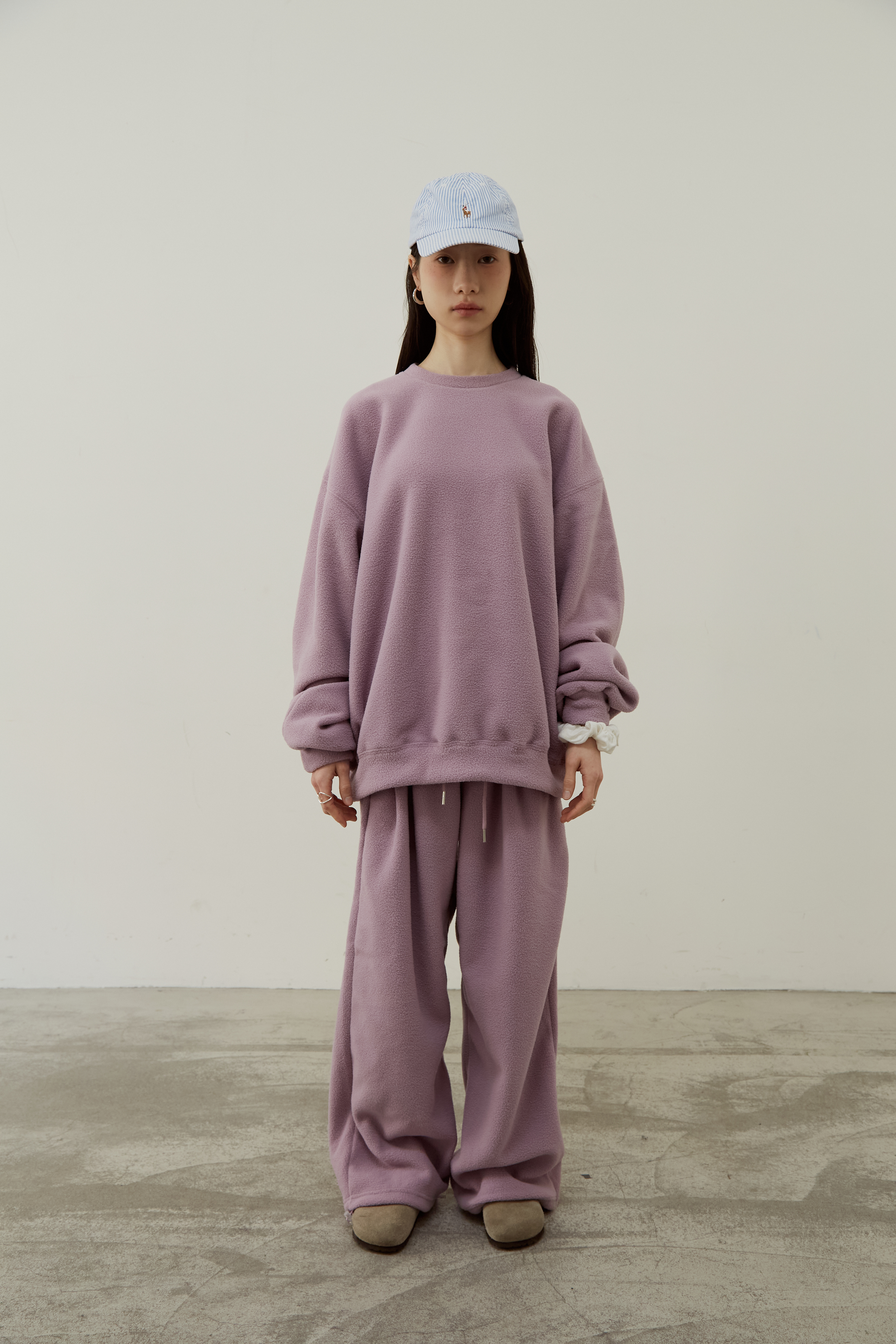 [現貨] TN MADE FW26 Hidden - HELD BY FABRIC 搖粒絨圓領廓型衛衣 - 莓果