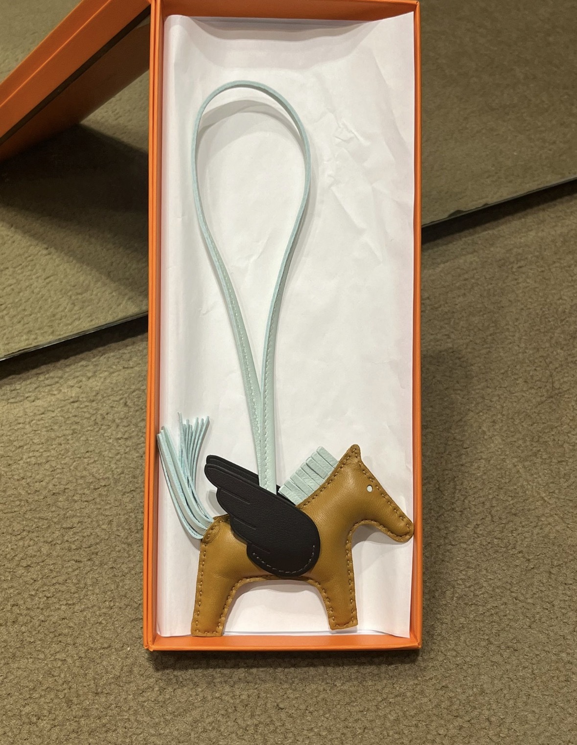 Rodeo Pegase PM charm Sésame / Vert Peppermint / Bai Brun