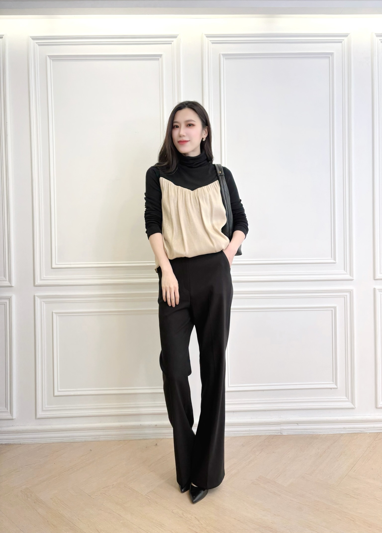 異材質拼接高領上衣