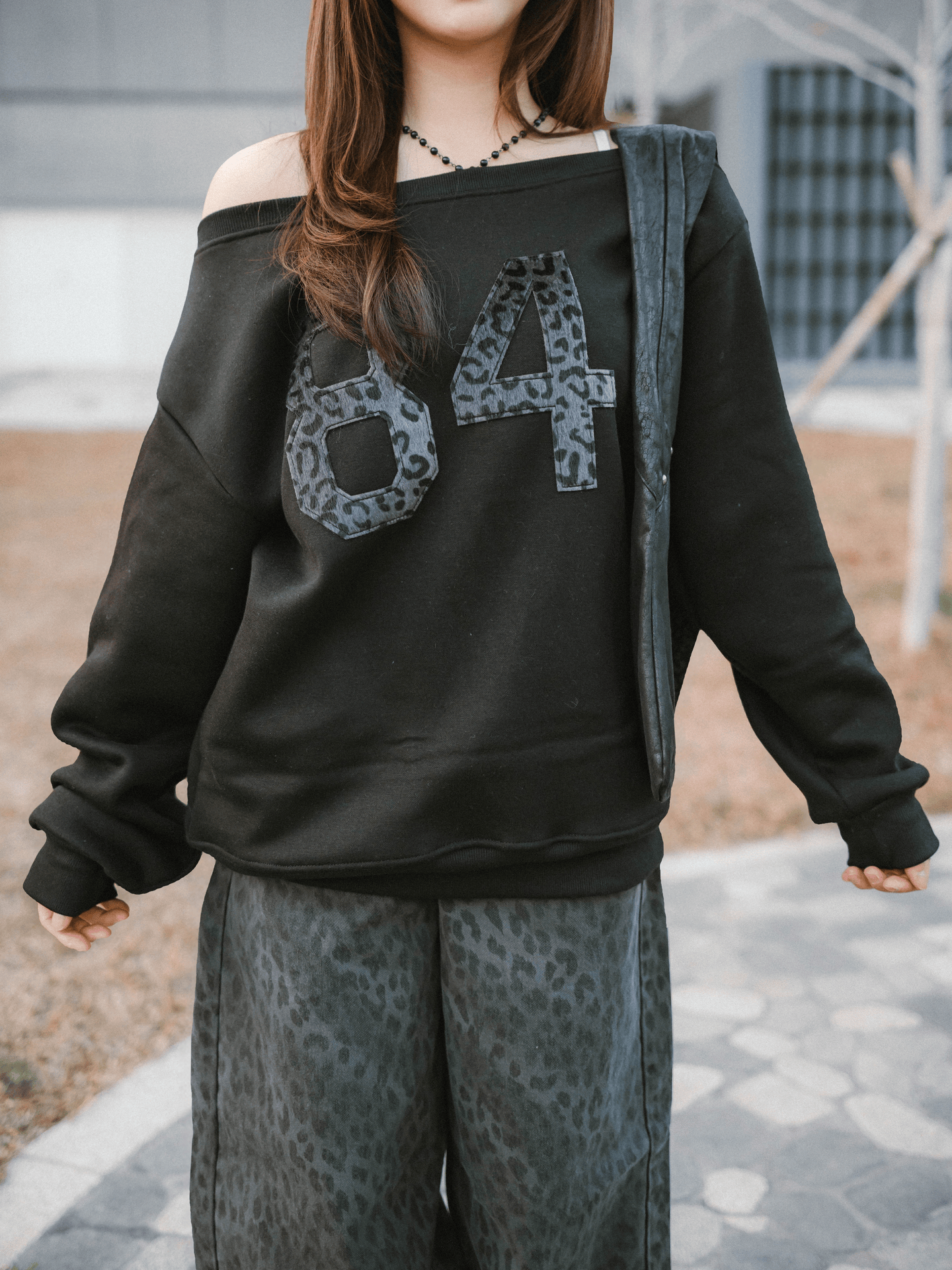 No.84豹紋字母單肩衛衣