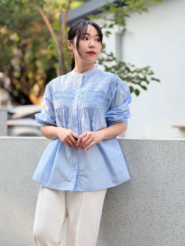 0209細緻褶紋無領衫