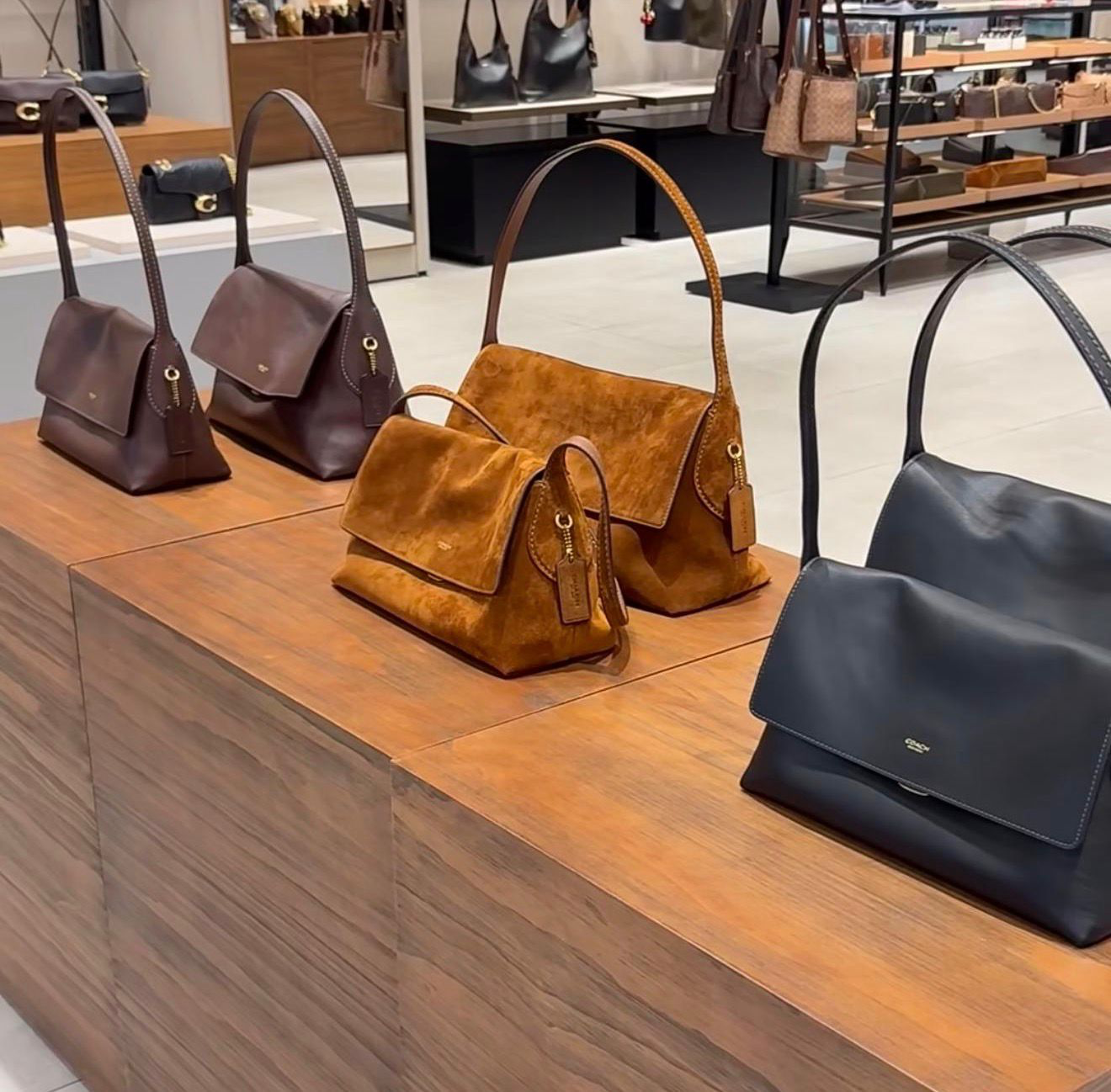 VR002 Coach Chelsea 36 單肩手袋 36x20cm