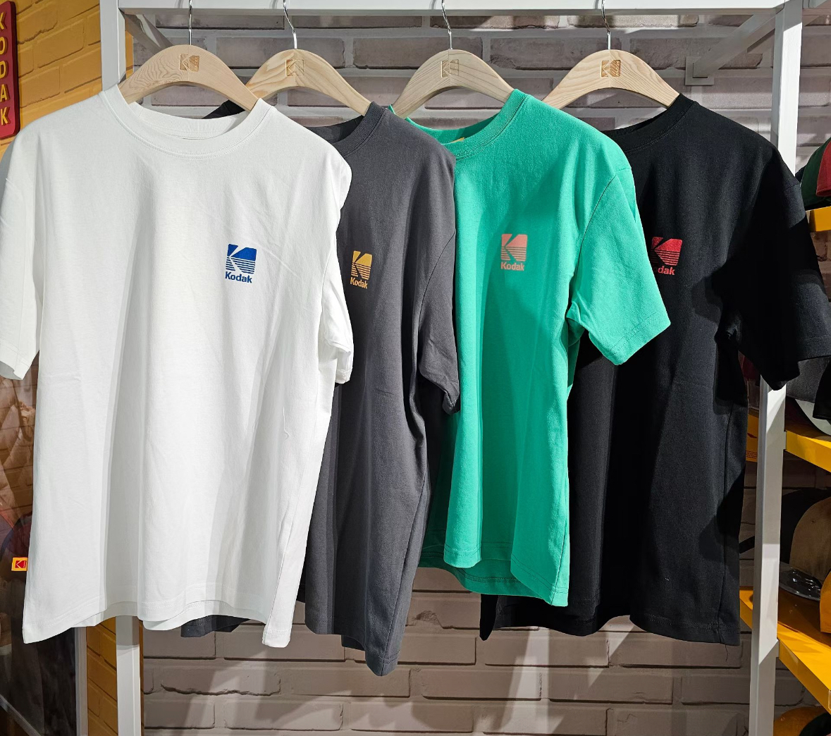 【春季新品限時開團🔥 3/2 晚上12:00準時收單～】Kodak 柯達 背後 大Logo 純棉 短tee K6223LRS36