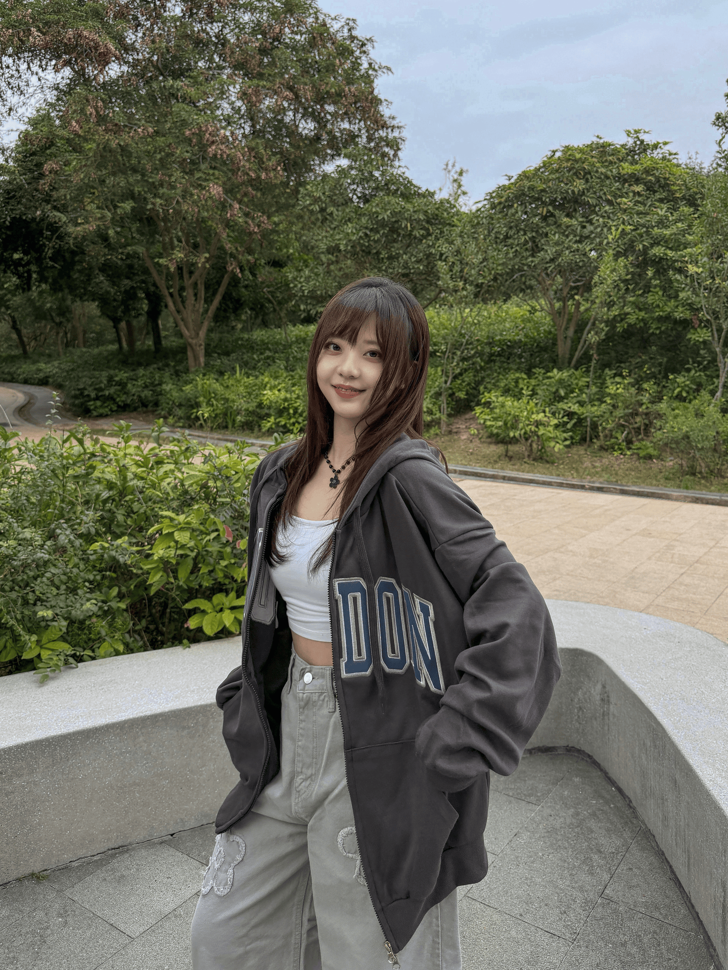 LONDON Embroidery Zip-up Hoodie