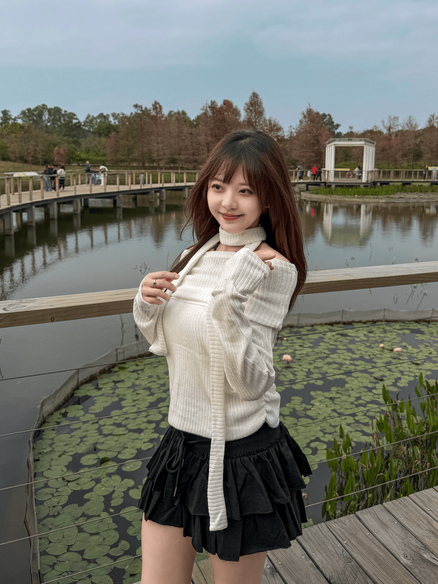 Ribbed Off Shoulder Top With Muffler