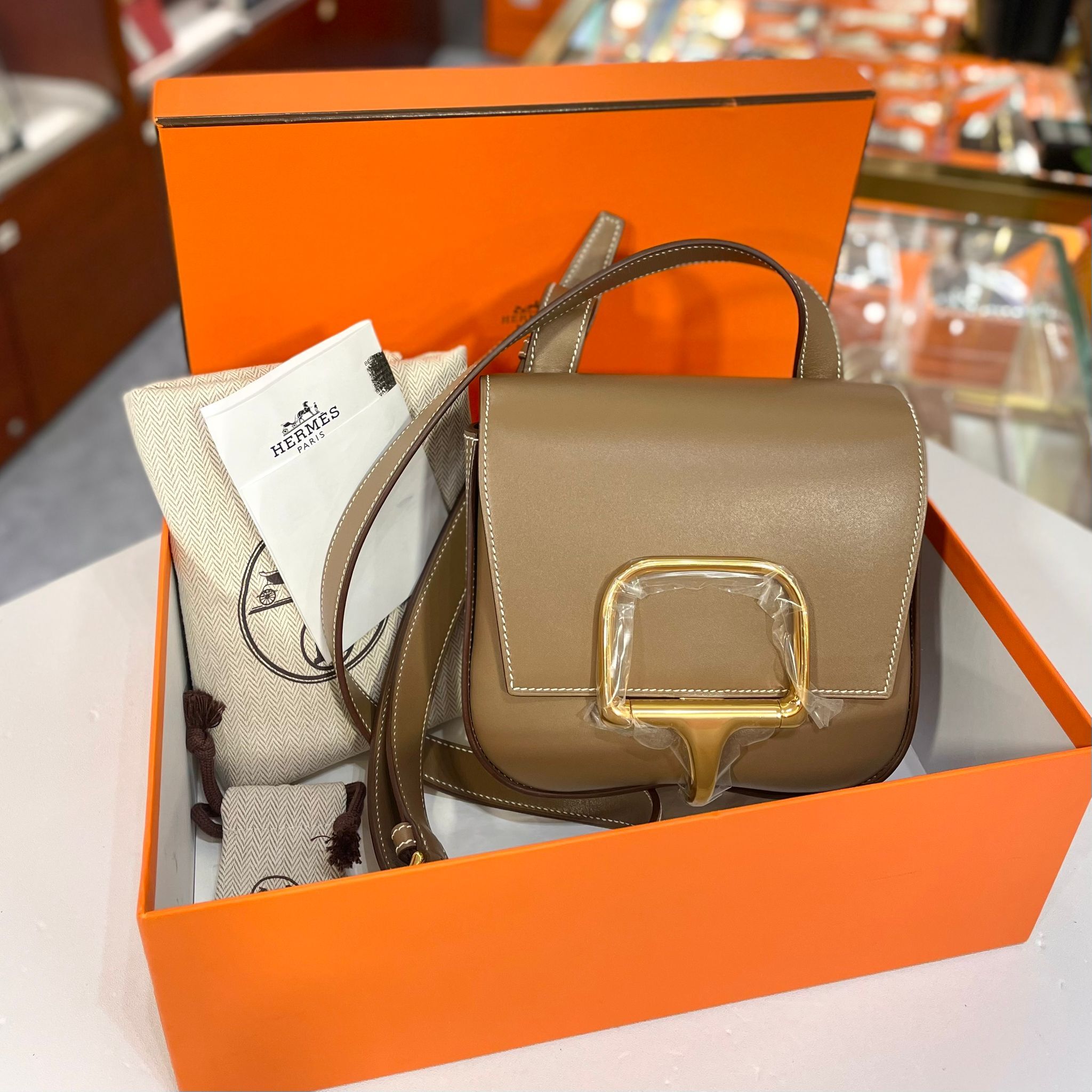 全新Hermès Della U刻 大象灰金扣 TADELAKT皮 屁股包 #H082234CC18 Cavalleria Mini #BRAND NEW #香榭站正品