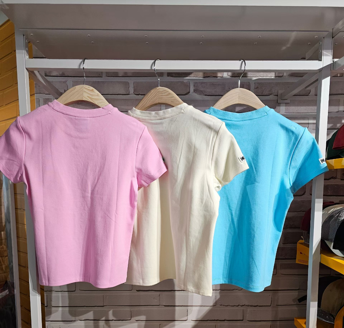 【春季新品限時開團🔥 3/2 晚上12:00準時收單～】Kodak 柯達 女款 胸前字串 短tee K6122LRS14