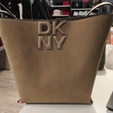 [S] DKNY CAPPUCCINO R52JMK49-CAP NICOLE BUCKET, 732465422270 (SD1769)