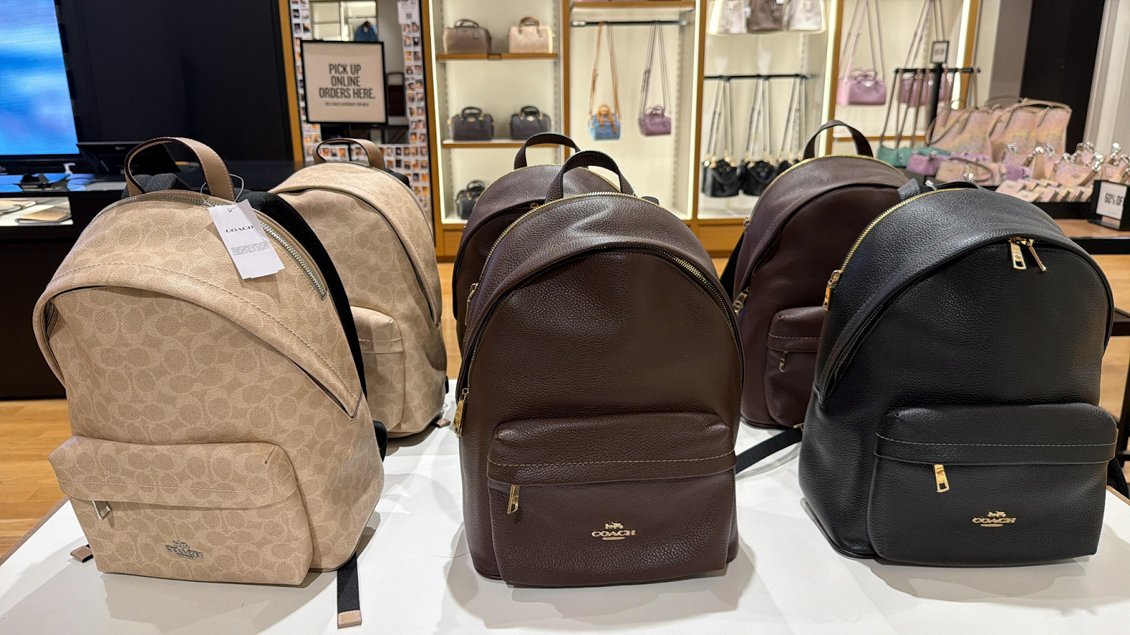 VR028 Coach 細LOGO背包 26x36CM