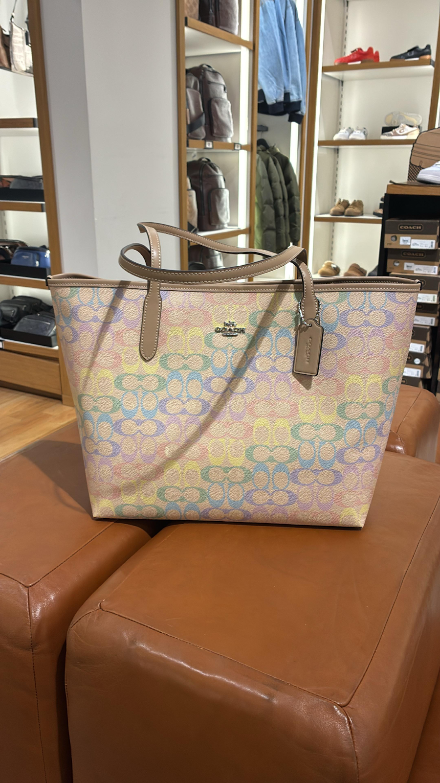VR050 Coach 彩色Signature TOTE BAG 44x29CM