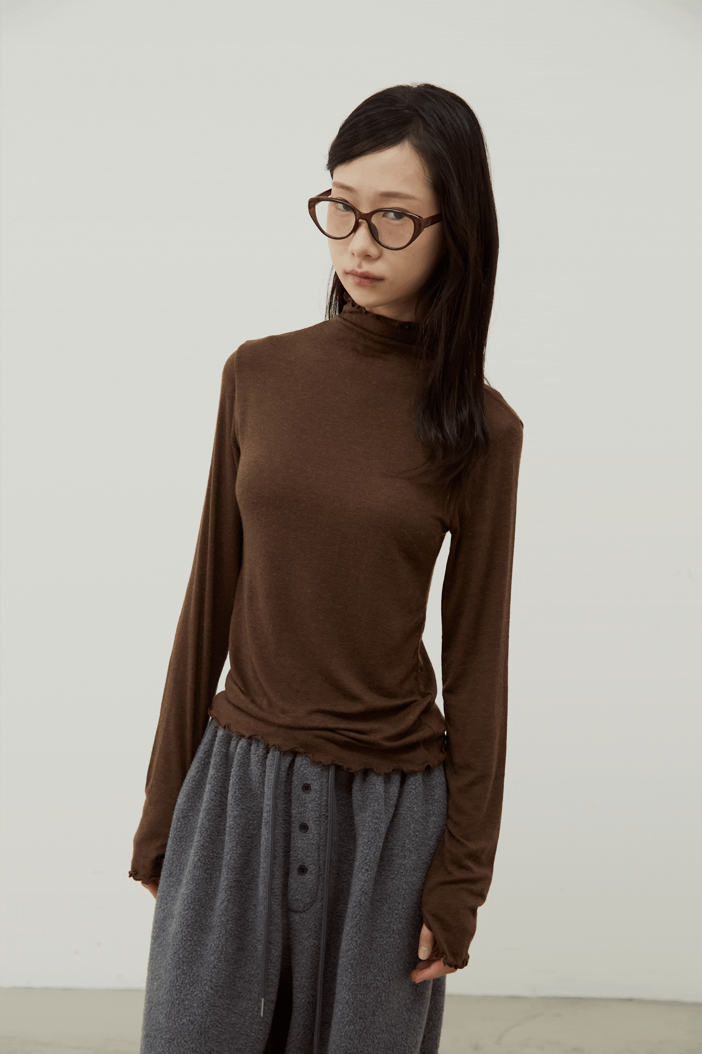 [現貨] TN MADE FW26 - HELD BY FABRIC 天絲混羊毛高領打底上衣 - 咖