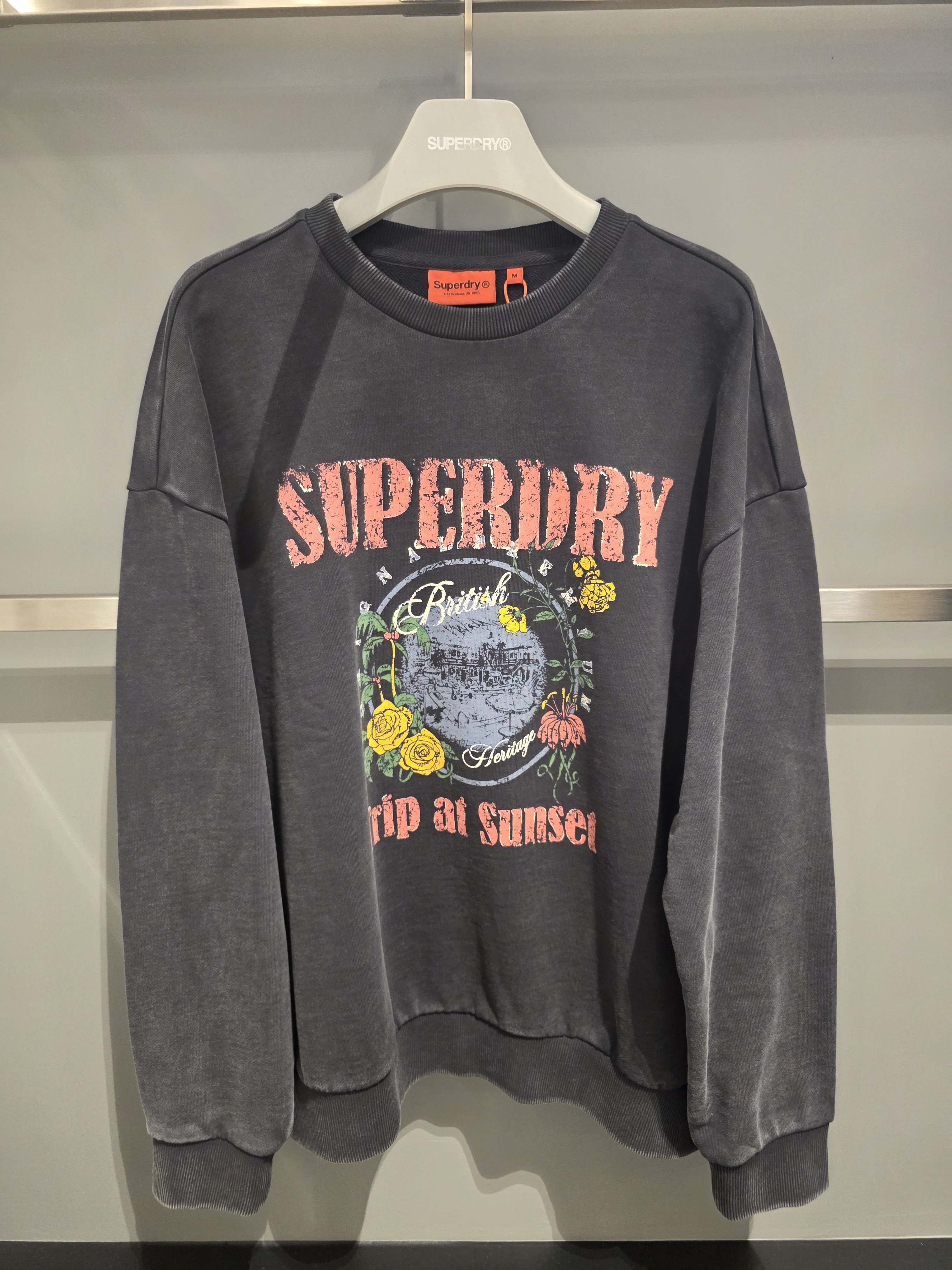 【直播】SUPERDRY LX022317 經典復古花卉重工衛衣