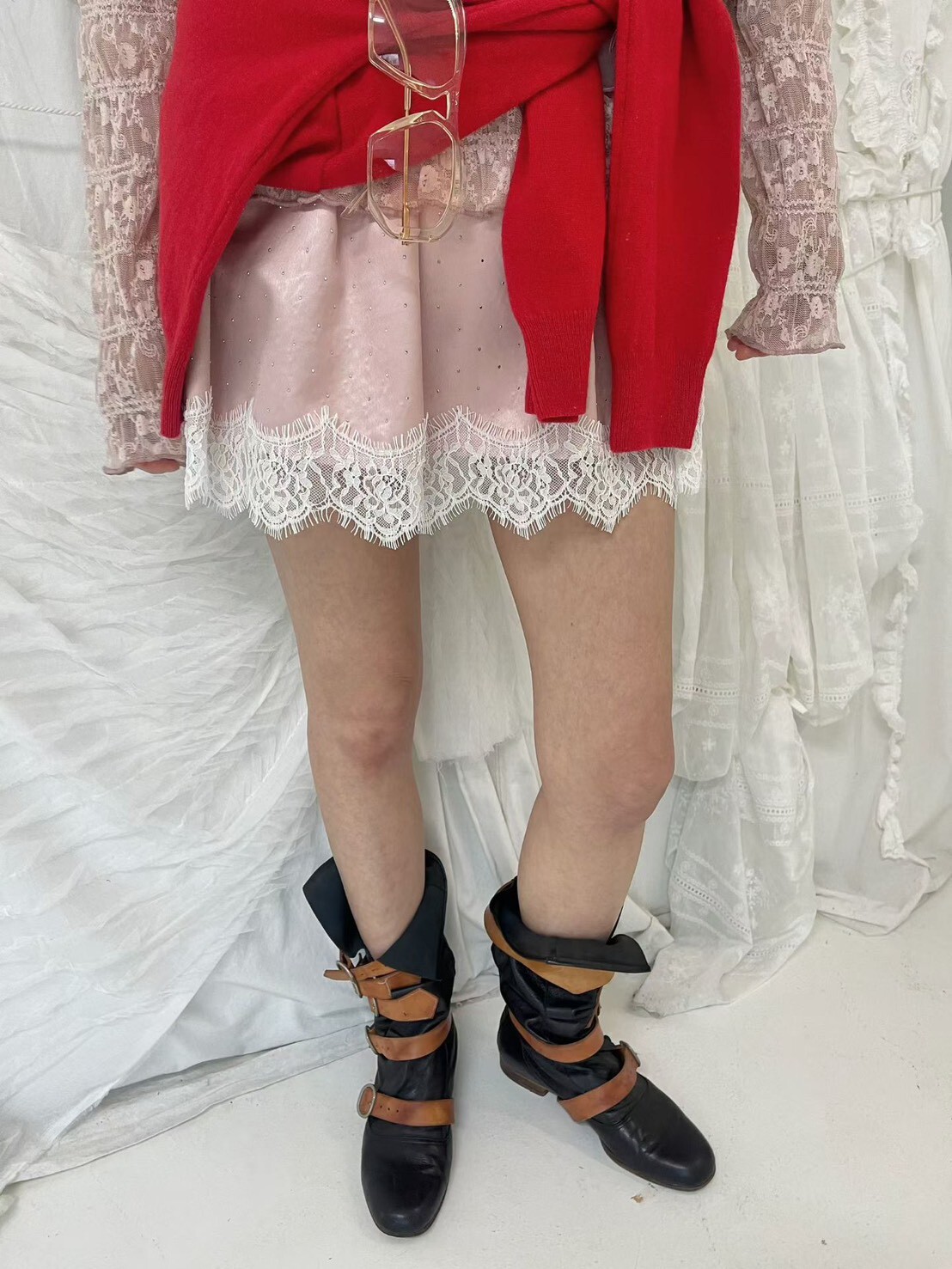 緞面小點蕾絲短裙