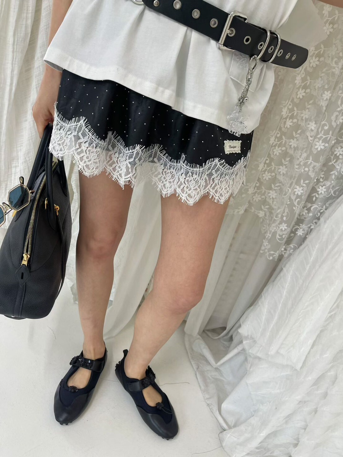 緞面小點蕾絲短裙