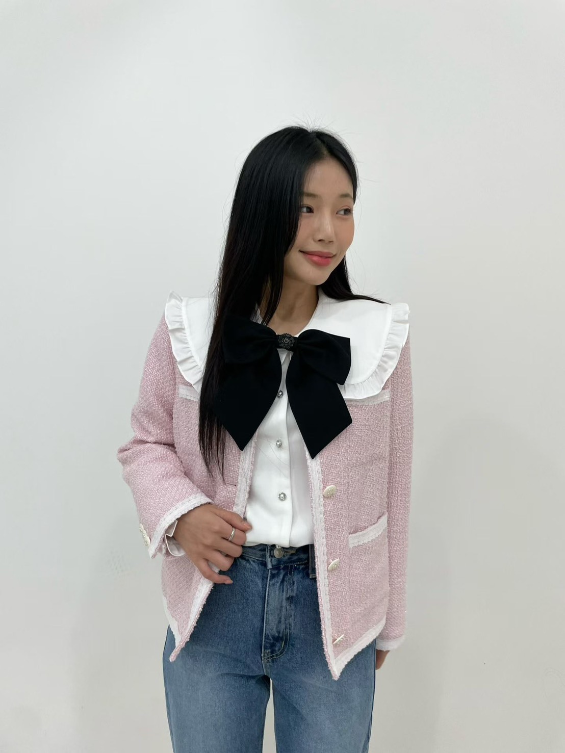 黑鑽結白襯衫