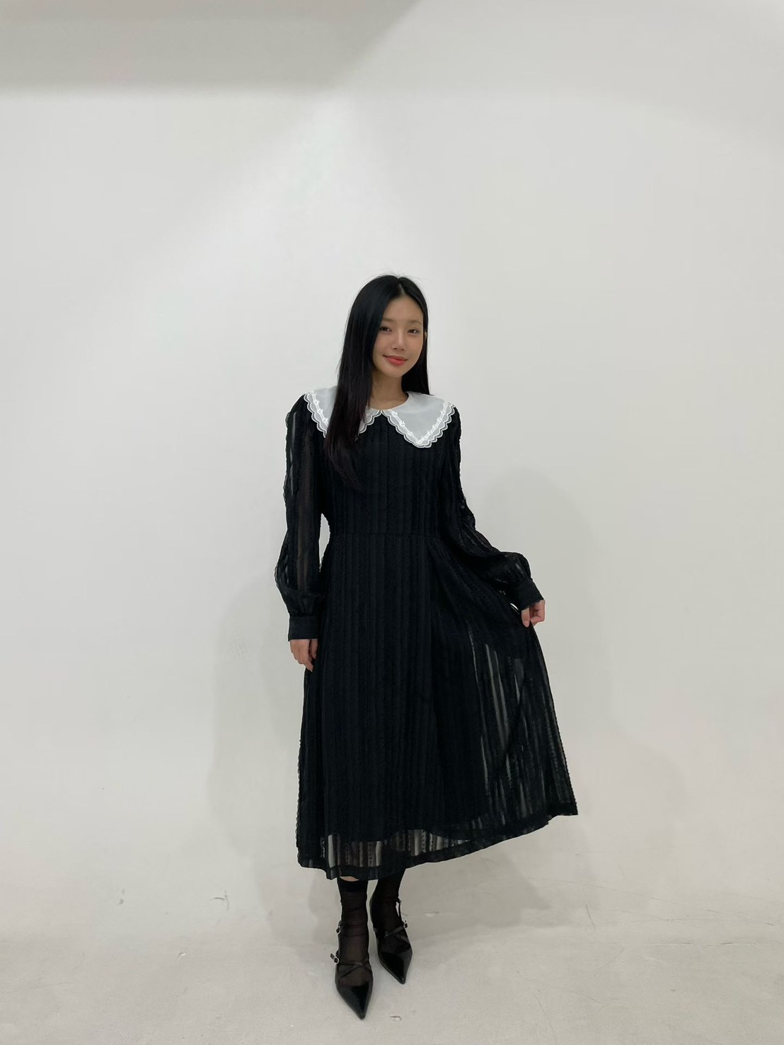 黑色白領蕾絲紗長洋裝