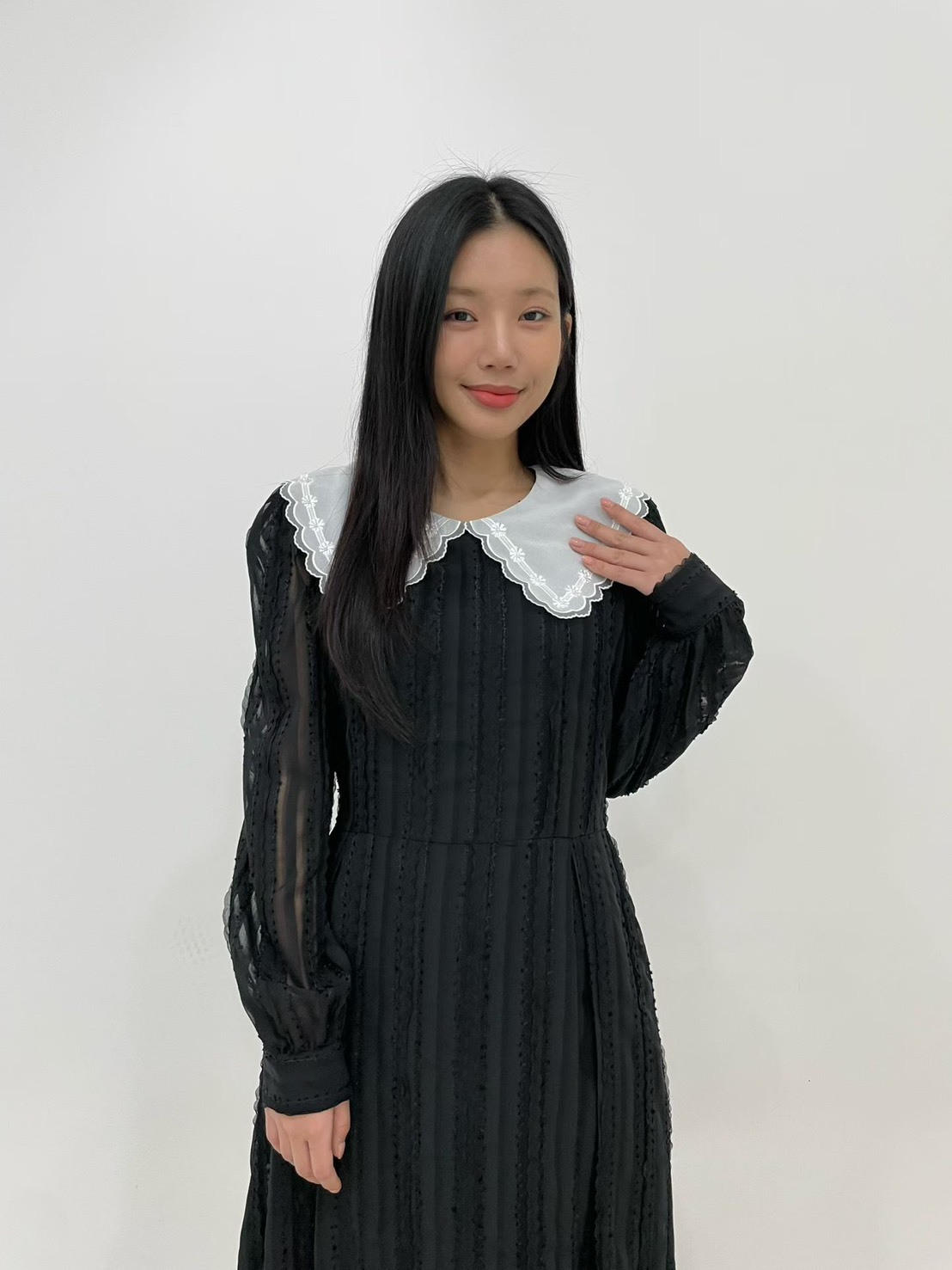 黑色白領蕾絲紗長洋裝