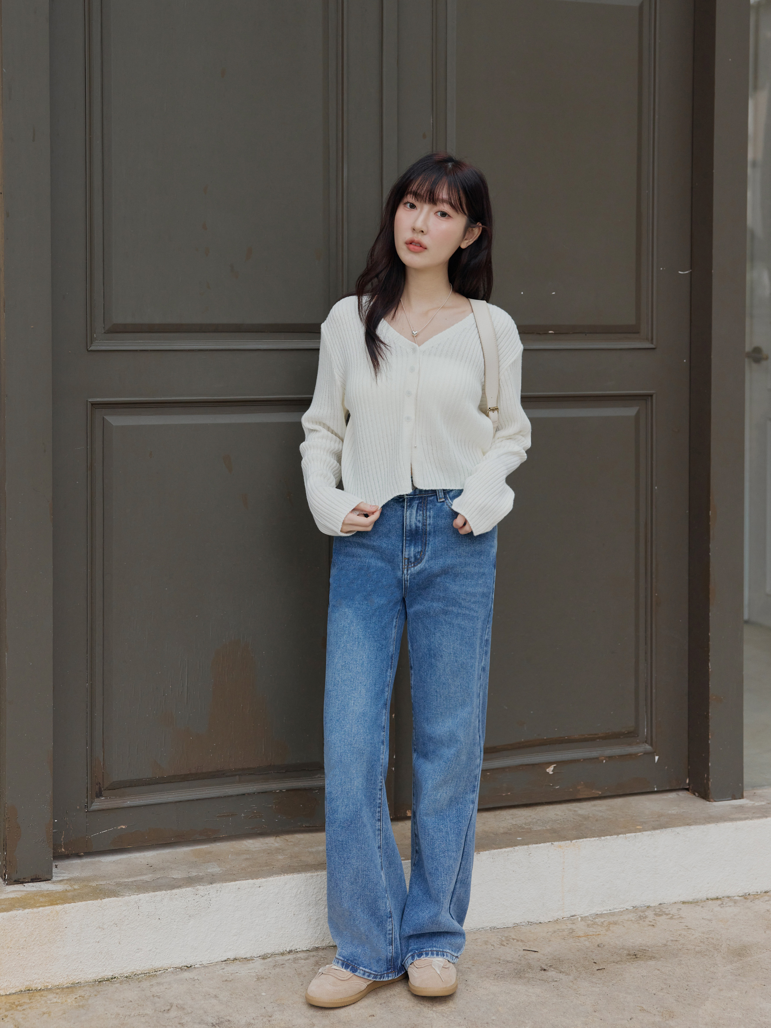 0205chu1_0023.jpg 0205chu1_0023.jpg