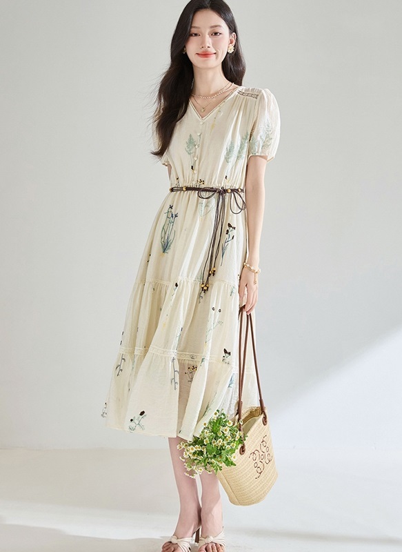 花草刺繡天絲洋裝 米白