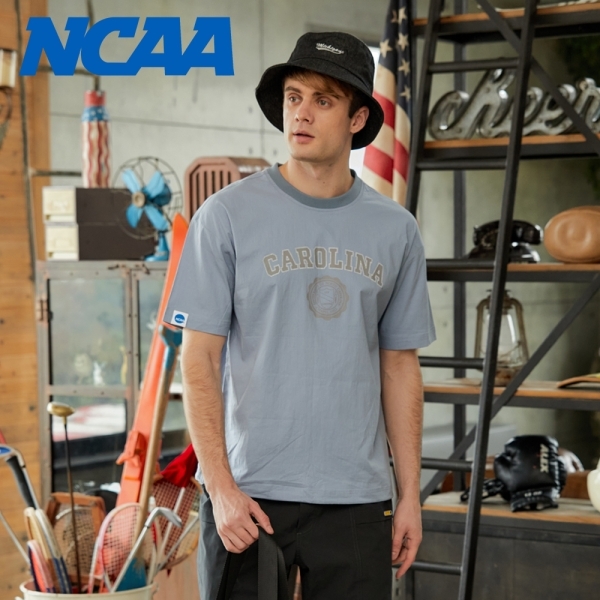 【下殺↘ $499】NCAA 短T 北卡羅來納 淺藍 印花LOGO 寬版 短袖 中性 7325110581
