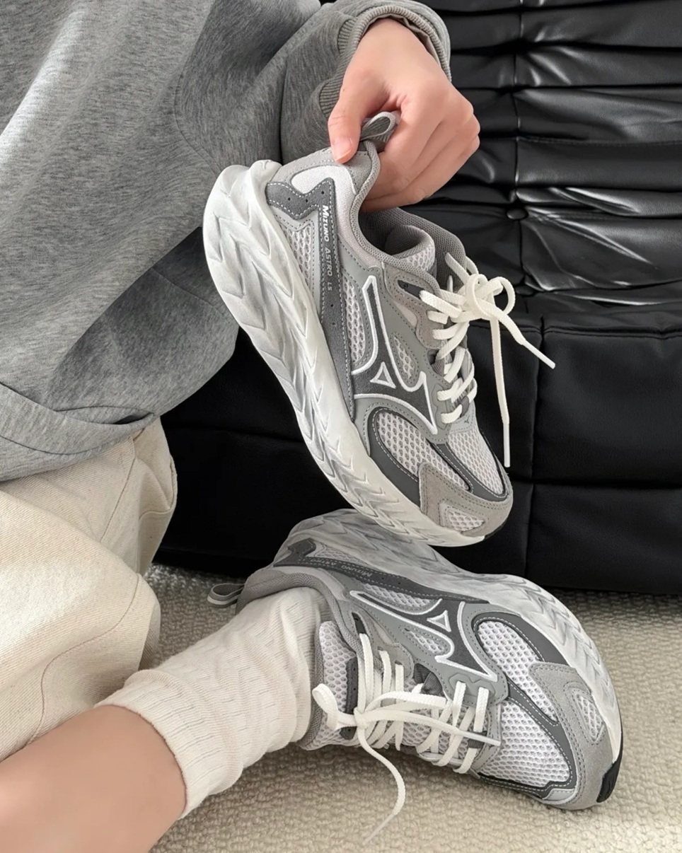 [預訂] MIZUNO ASTRO LS | 鋼灰雲灰
