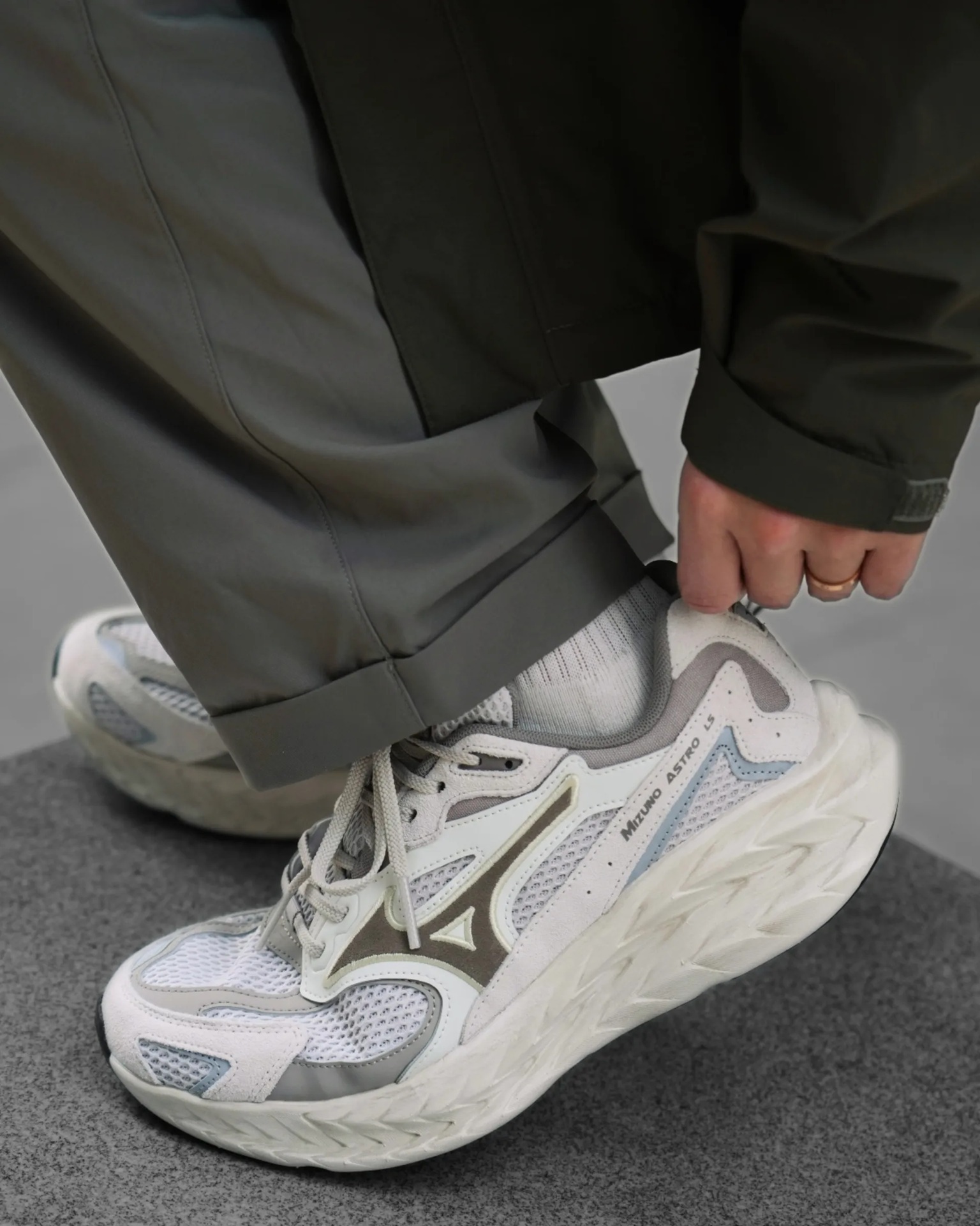 [預訂] MIZUNO ASTRO LS | 灰咖啡