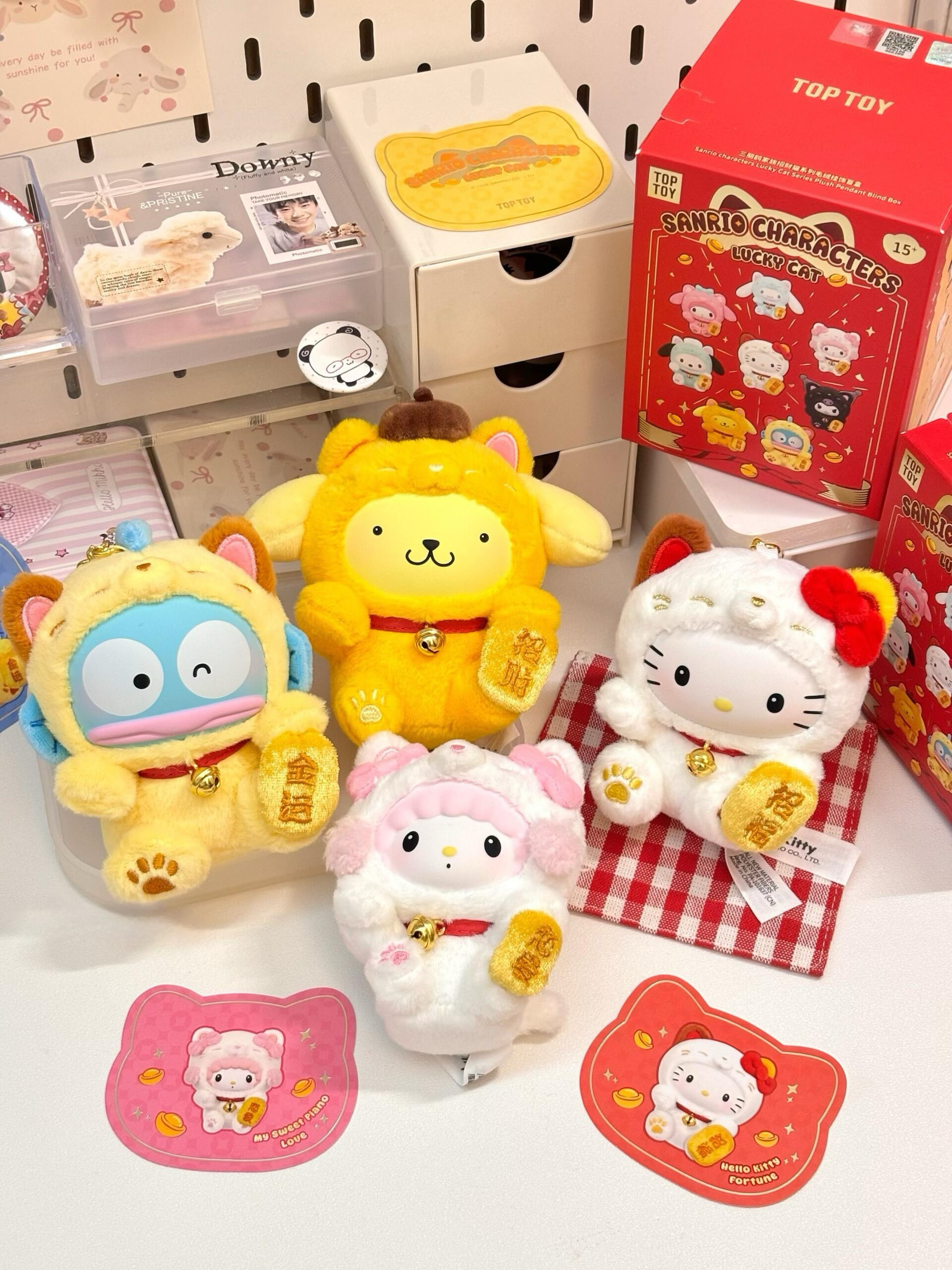 SANRIO 三麗鷗 正版授權 三麗鷗家族 招財貓系列 毛絨吊飾 毛絨公仔 鑰匙圈 新年限定 8+1款(任買兩件7-11免運)/預購