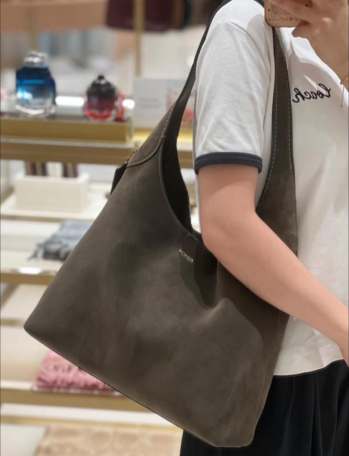 VR052 COACH Brooklyn 34 34x32 cm