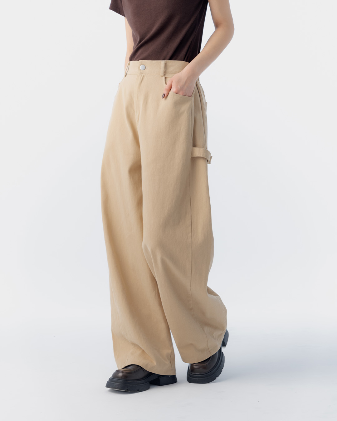 素面侧装饰带造型斜纹茧型裤 两色售 S/M【04101981】现+预