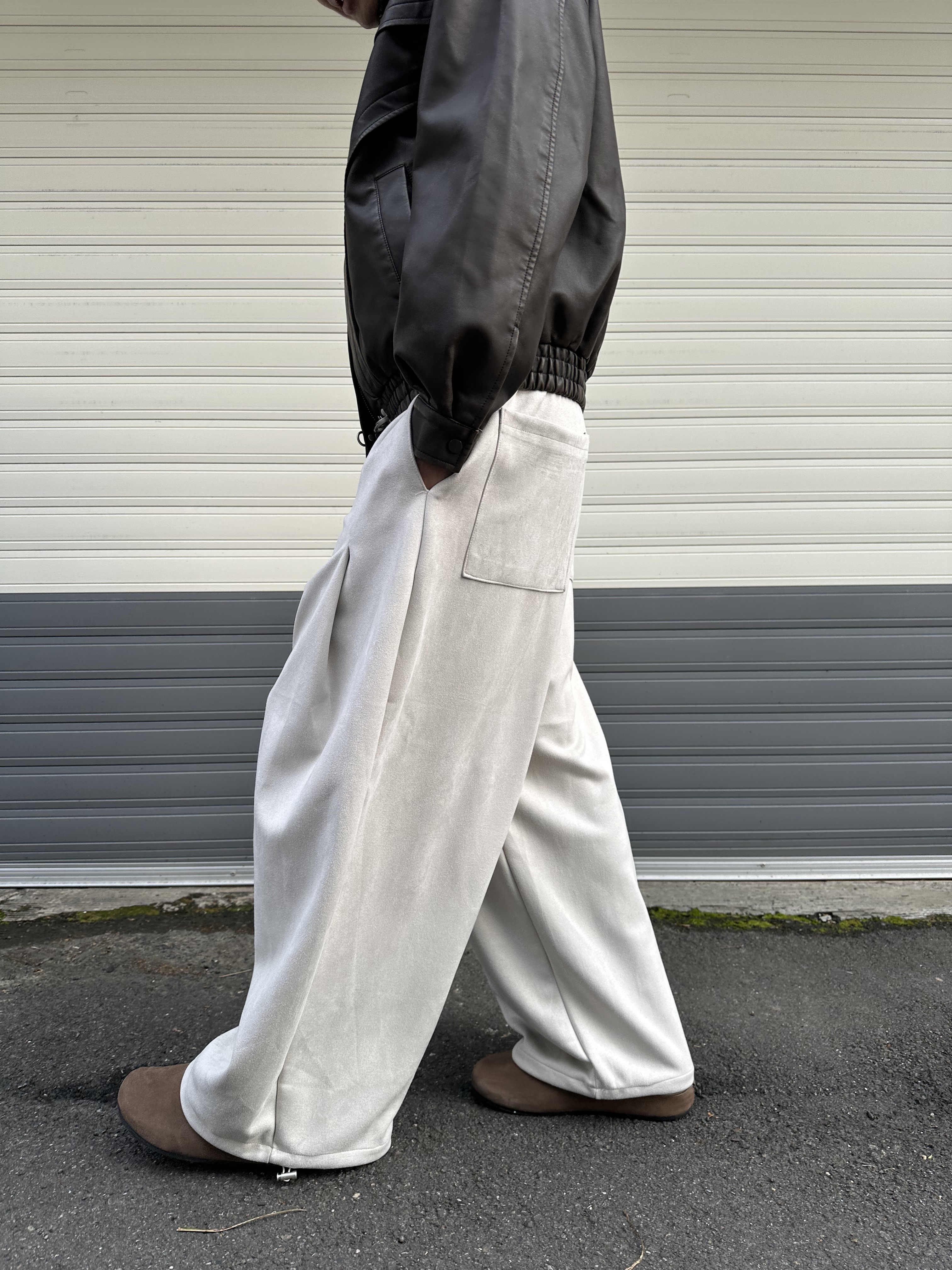 麂皮絨 立體剪裁 抽繩鬆緊 寬褲