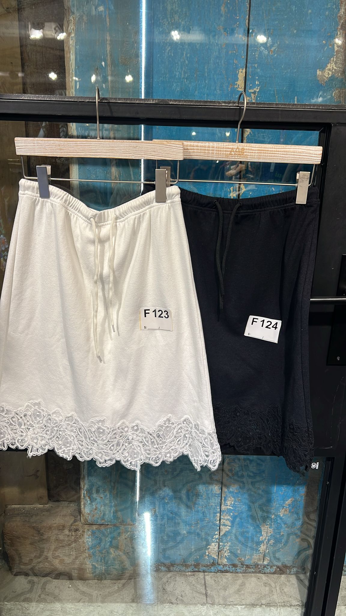 [訂貨大約10天] skirt KOR0327 - F123 white / F124 black (0223live)