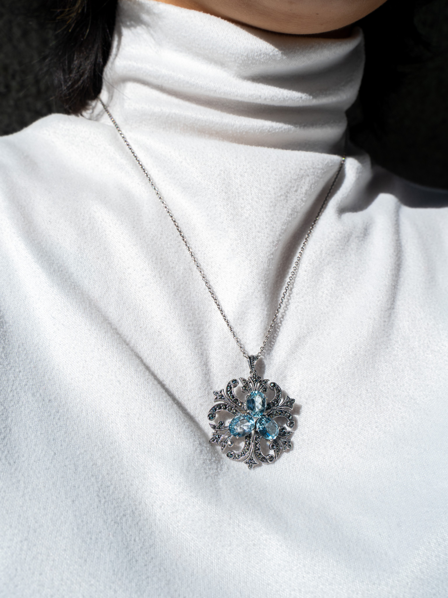 水藍色拓帕石胸墜(OP1111)