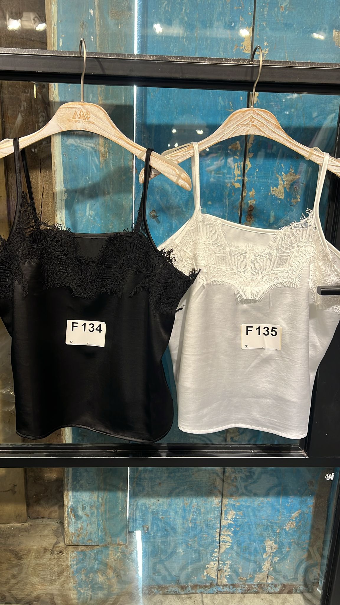 Macrame top KOR0330 - F134 black / F135 white (0226live)