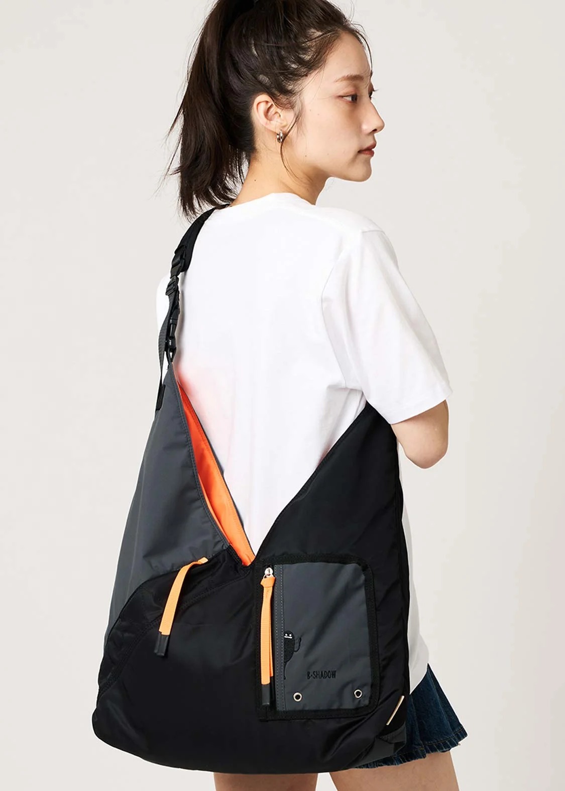 日本預訂 graniph GH Beautiful Shadow (CONTROL FREAK) | Triangle Tote Bag