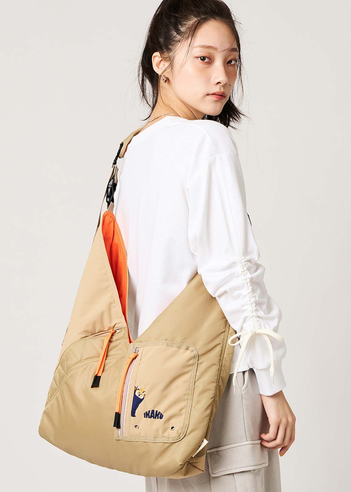 日本預訂 graniph GH Beautiful Shadow (CONTROL FREAK) | Triangle Tote Bag