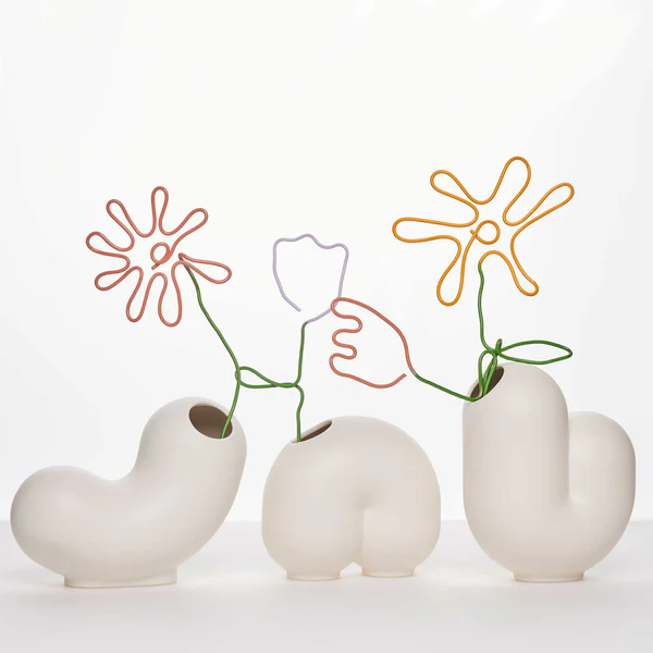 Talbot & Yoon-Kirby 花瓶，做工細膩帶有溫度，表面圓滑精緻。