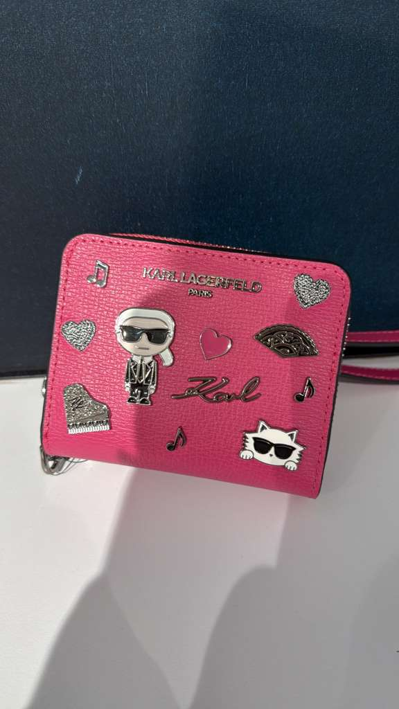 VM014 Karl lagerfiled 桃粉色滿被小襟章短銀包