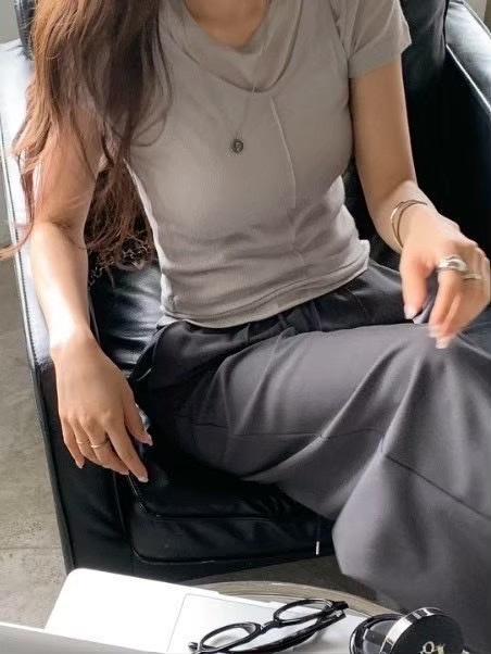 正韓真兩件中車線上衣