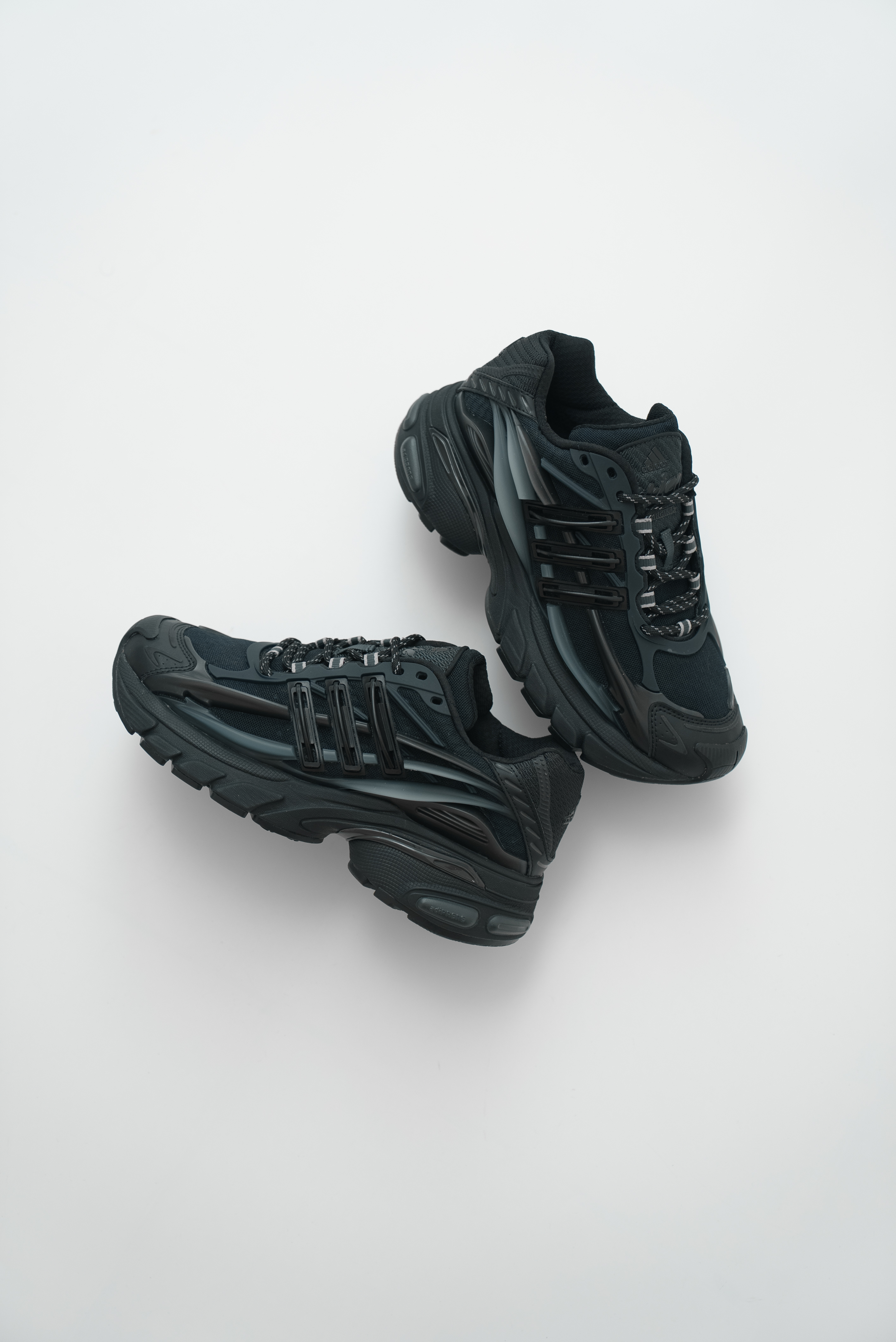 【Focus Store】部分現貨 Pharrell Williams x Adidas Jellyfish "Black" 黑色 菲董 KJ3841