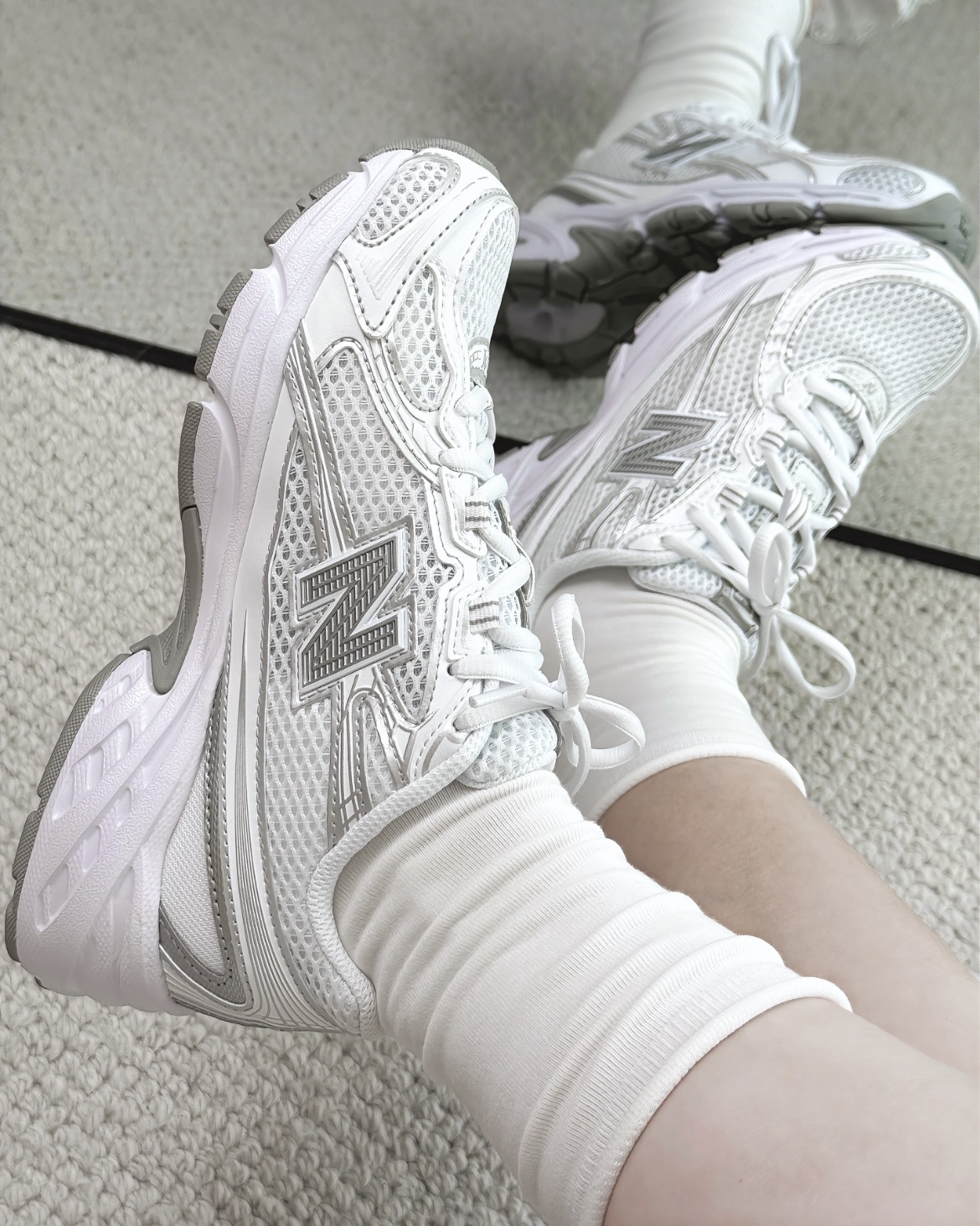 NEW BALANCE 740 白銀