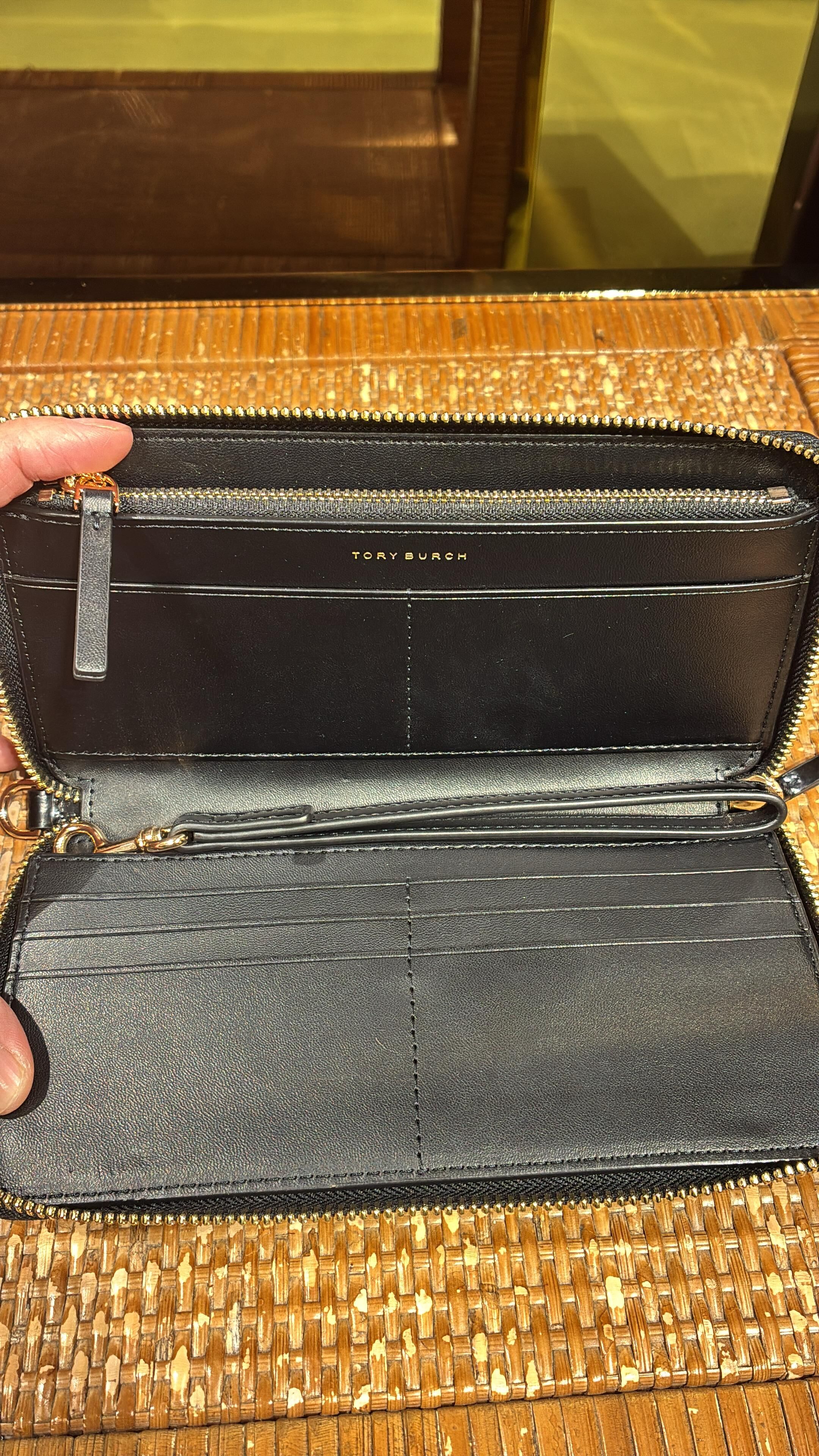 VS013 Tory Burch 銀色LOGO黑色長銀包