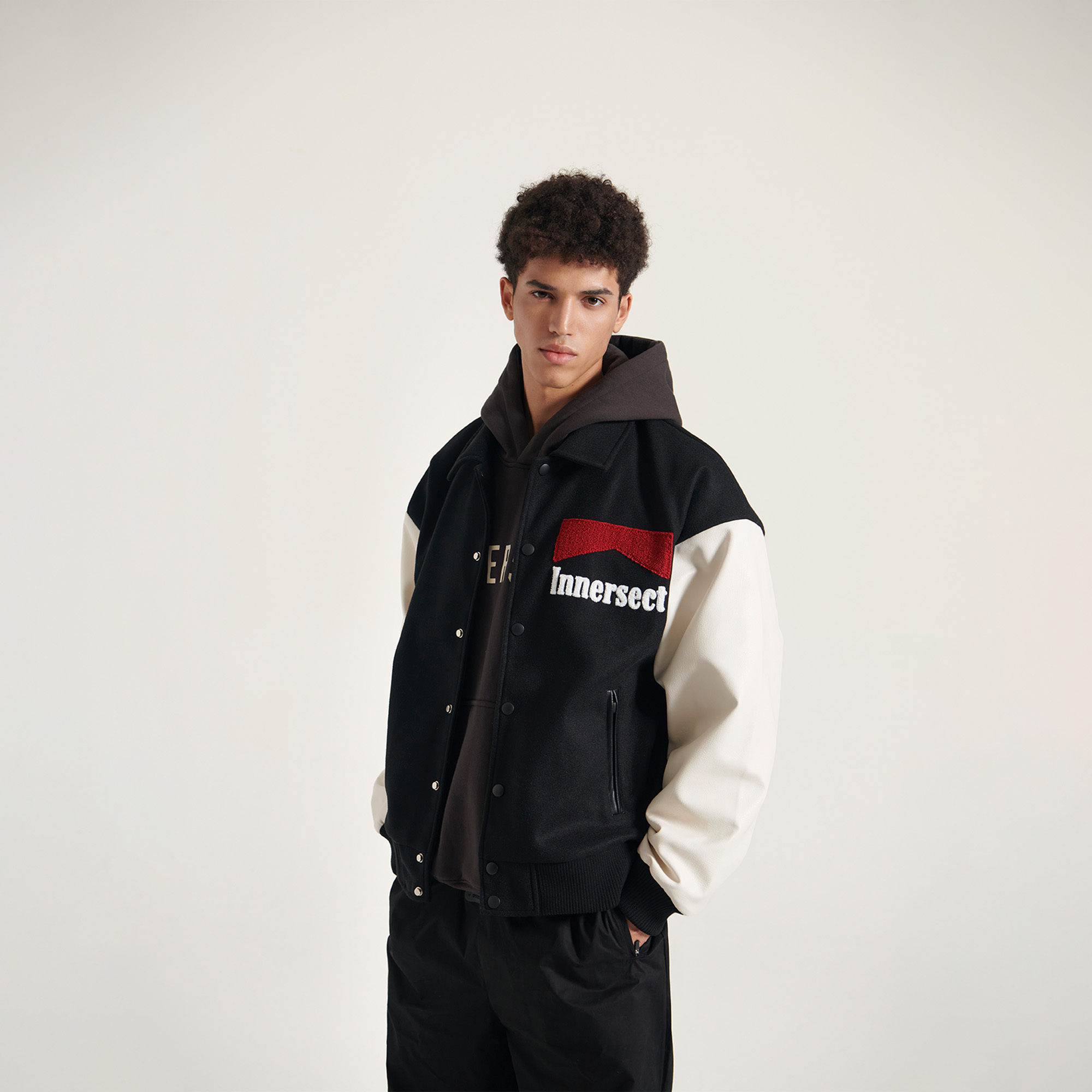 預購4/25抵台 INNERSECT 三生萬物 FOG ESSENTIALS 拼接棒球外套【INN24FWTJK155】