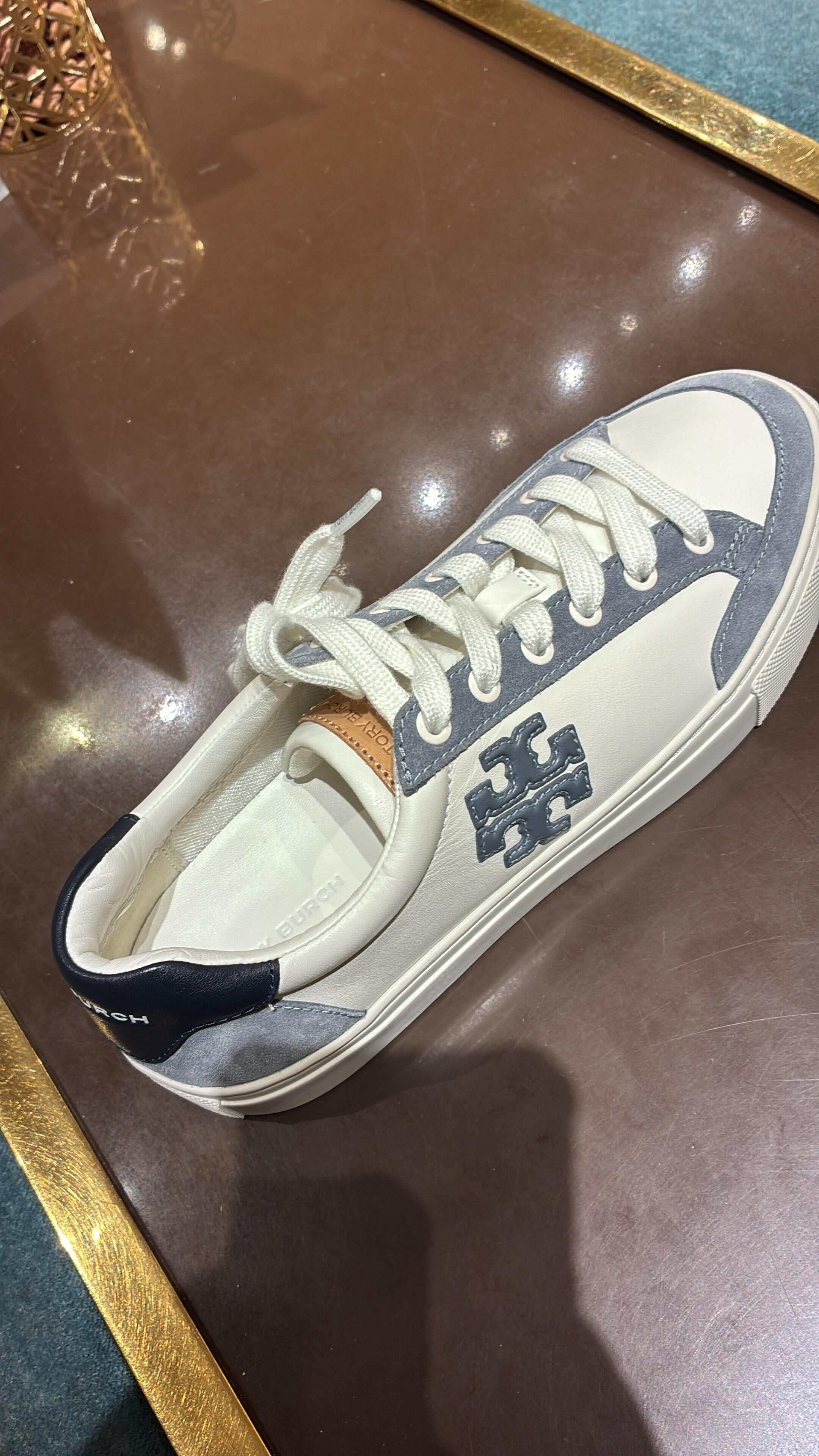 VS023 Tory Burch 藍色十字LOGO白底休閒鞋