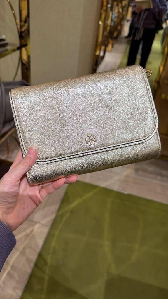 VS033 Tory Burch 細LOGO前翻蓋CROSS BODY 銀色 20x14CM